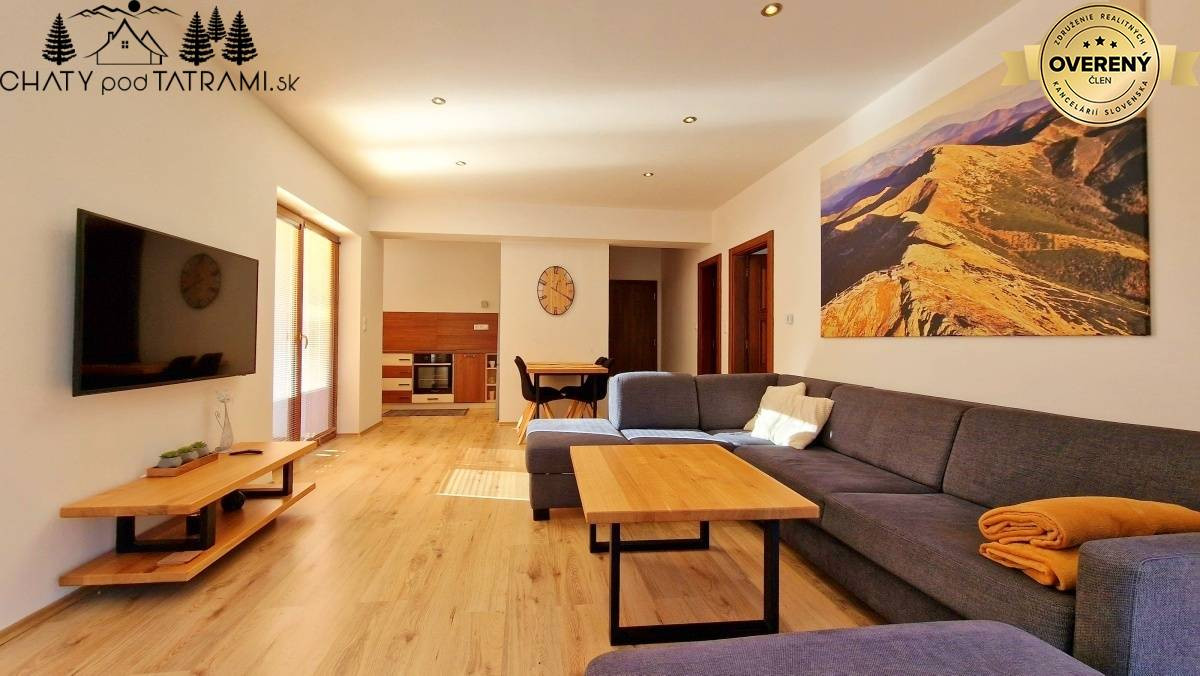 Priestranný byt s garážou Rezidencia Romantika Trangoška 