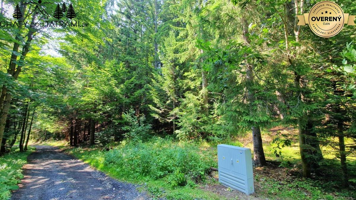 Stavebný pozemok s IS v lesnom prostredí Jarabá Nízke Tatry