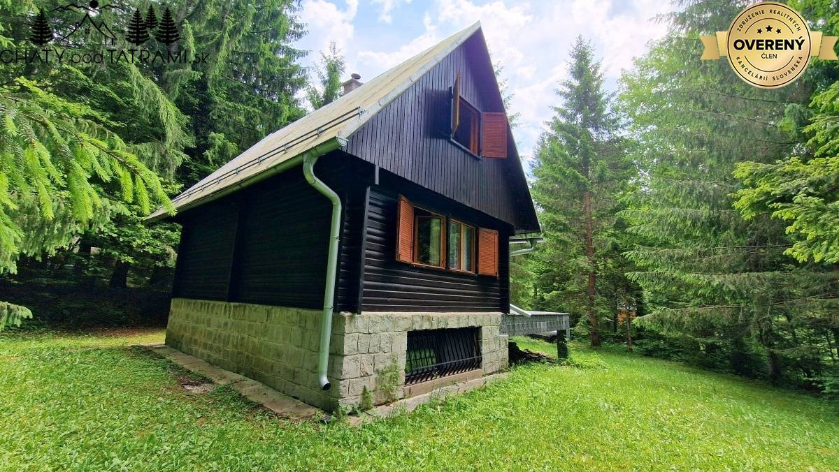 4i chata v lese pri potôčiku Krpáčovo Nízke Tatry