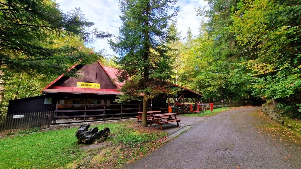 Pozemok pri vchode do jaskyne Bystrá Nízke Tatry