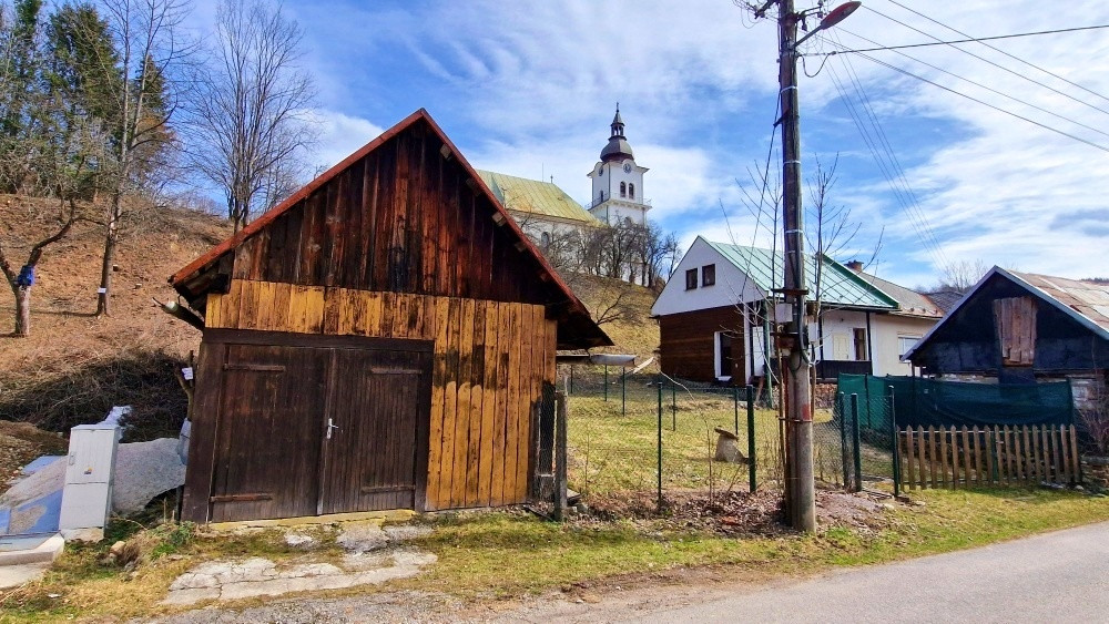 Stavebný pozemok na pokojnom mieste Mýto Nízke Tatry