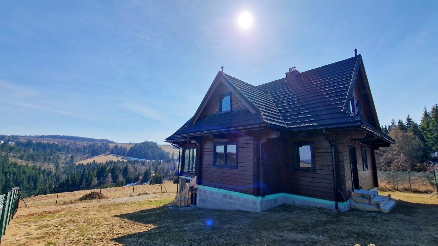 Precízna drevostavba nad mrakmi s bezkonkurenčným výhľadom