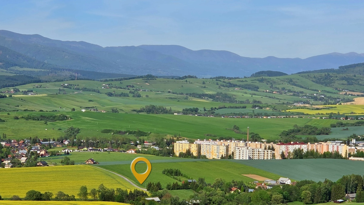 Slnečný pozemok s výhľadom na Nízke Tatry