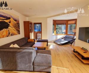 Priestranný byt s garážou Rezidencia Romantika Trangoška 