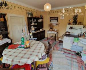 Chalúpka, polosamota, 1,9 ha pozemok, výhľad na Nízke Tatry 