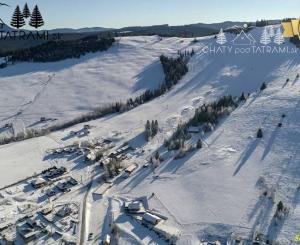 Chalúpka, polosamota, 1,9 ha pozemok, výhľad na Nízke Tatry 