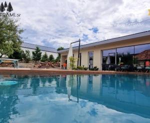 2i apartmán v rekreačnom komplexe s bazénom Nízke Tatry