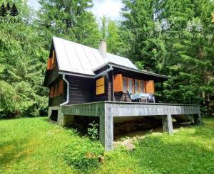 4i chata v lese pri potôčiku Krpáčovo Nízke Tatry