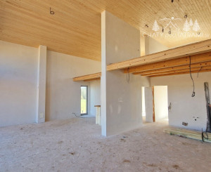 Únik z mesta, kde sa moderná architektúra stretáva s divokou prírodou?