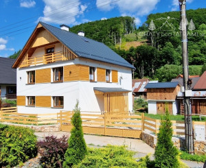 ZĽAVA Dom pre veľké skupiny, ktorý zarába Mýto – Nízke Tatry
