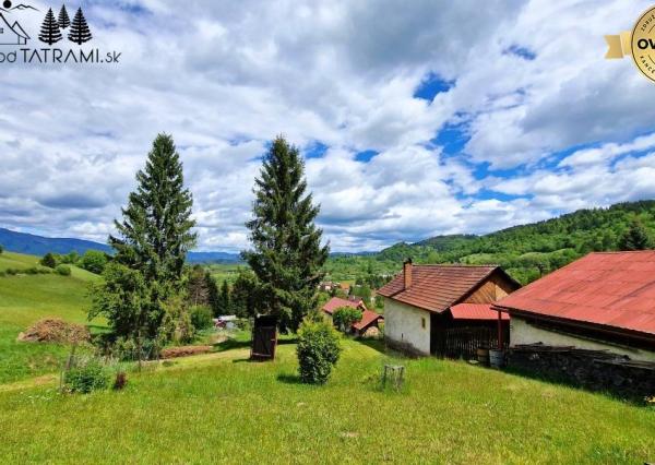 Chalúpka, polosamota, 1,9 ha pozemok, výhľad na Nízke Tatry 