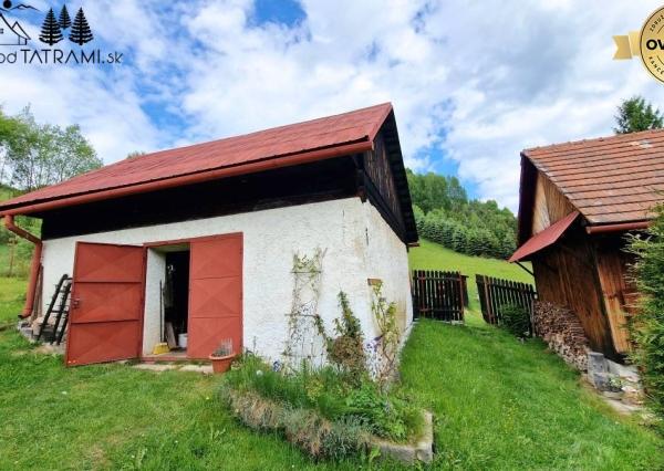 Chalúpka, polosamota, 1,9 ha pozemok, výhľad na Nízke Tatry 