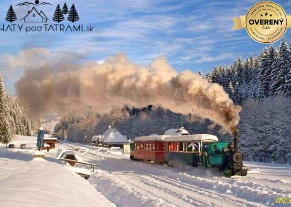 Chalúpka, polosamota, 1,9 ha pozemok, výhľad na Nízke Tatry 