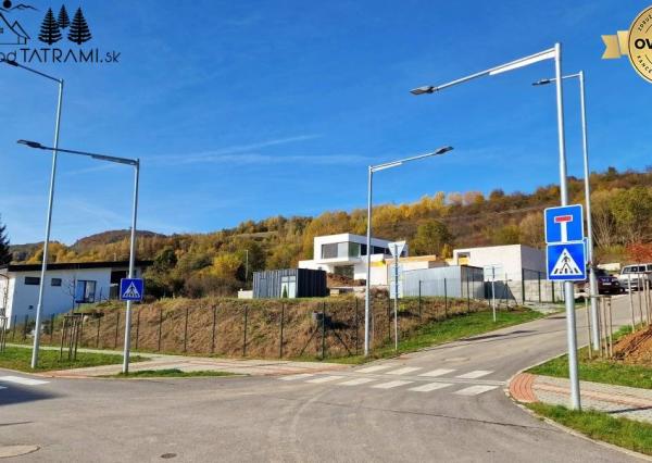 Stavebný pozemok s IS v TOP lokalite Kasárne Brezno