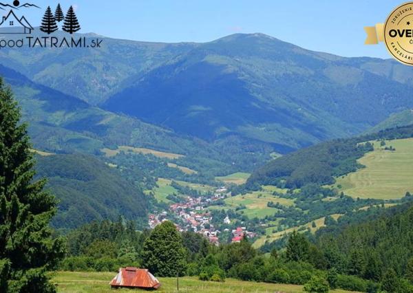 Pozemok s budovou na pokojnom mieste Mýto Nízke Tatry