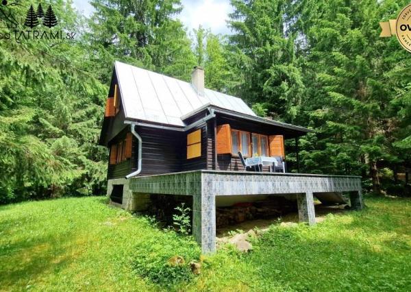 4i chata v lese pri potôčiku Krpáčovo Nízke Tatry