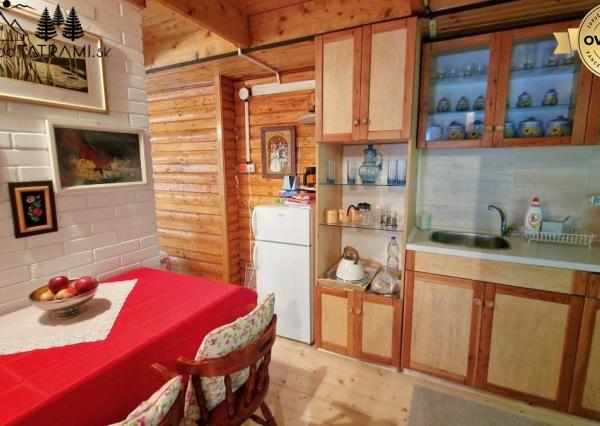 4i chata v lese pri potôčiku Krpáčovo Nízke Tatry