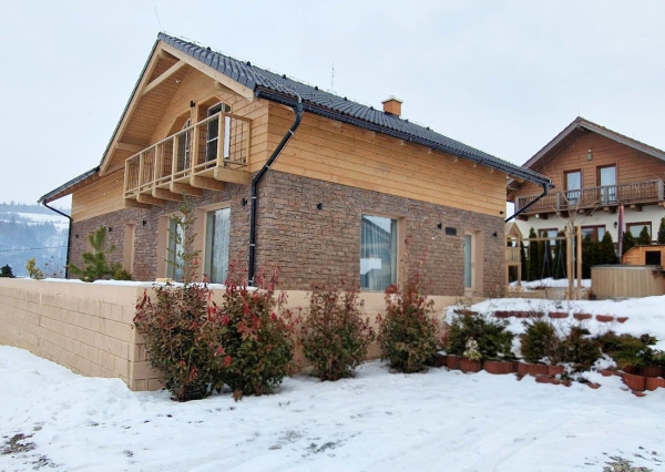 Dvojapartmánový dom pod lyžiarskym svahom Čierny Balog