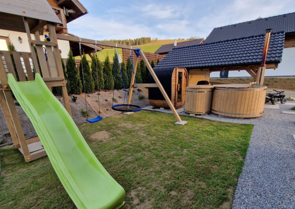 Dvojapartmánový dom pod lyžiarskym svahom Čierny Balog