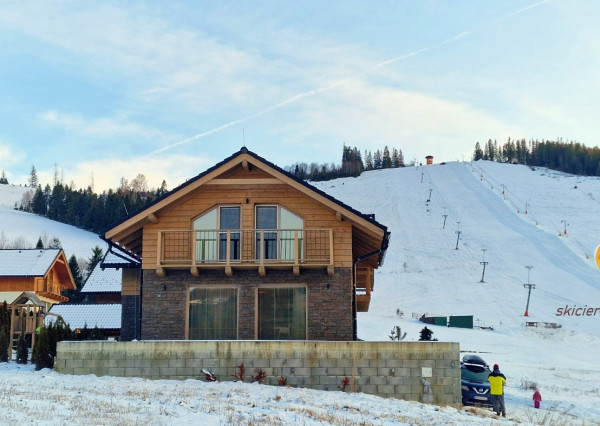 Dvojapartmánová chata pod lyžiarskym svahom Čierny Balog