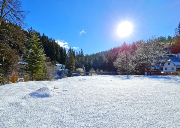 Investičná príležitosť v srdci prírody: Pozemok v Kamenistej