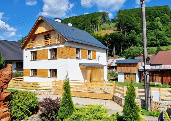 ZĽAVA Dom pre veľké skupiny, ktorý zarába Mýto – Nízke Tatry
