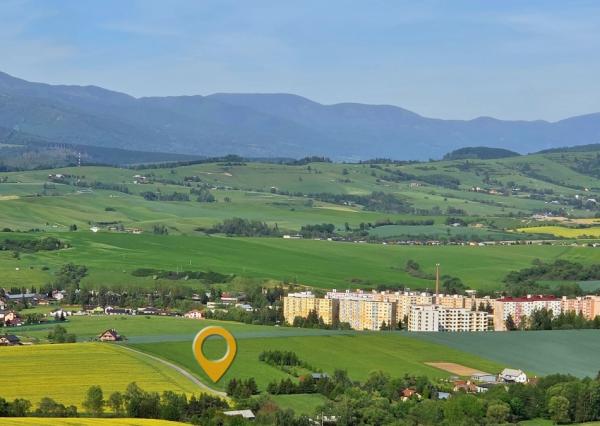 Slnečný pozemok s výhľadom na Nízke Tatry