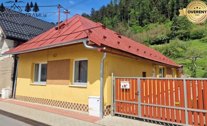 Útulný 3i domček na slnečnom pozemku Nízke Tatry - fotografia 1