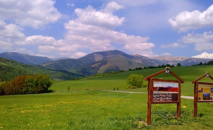 Pozemok s budovou na pokojnom mieste Mýto Nízke Tatry - fotografia 8