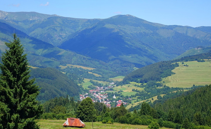 Pozemok s budovou na pokojnom mieste Mýto Nízke Tatry - fotografia 7