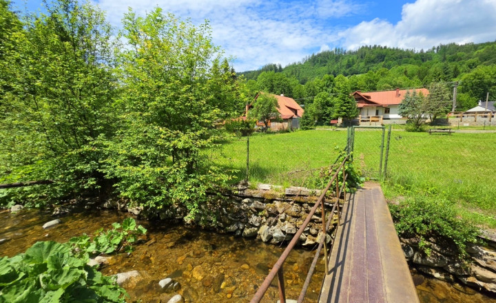 Stavebný pozemok s IS pri potoku Bystrá Nízke Tatry - fotografia 1