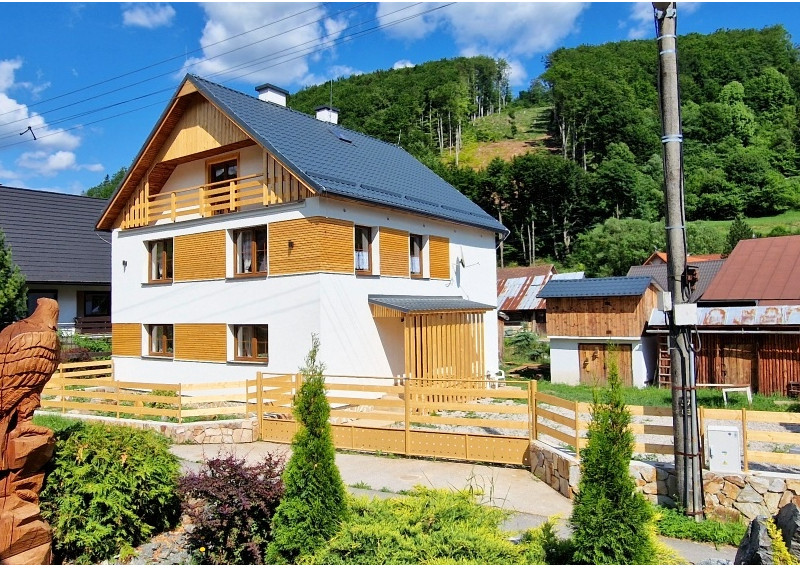 ZĽAVA Dom pre veľké skupiny, ktorý zarába Mýto – Nízke Tatry