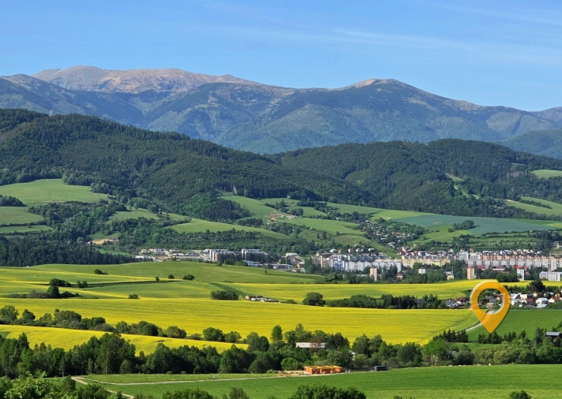 Slnečný pozemok s výhľadom na Nízke Tatry